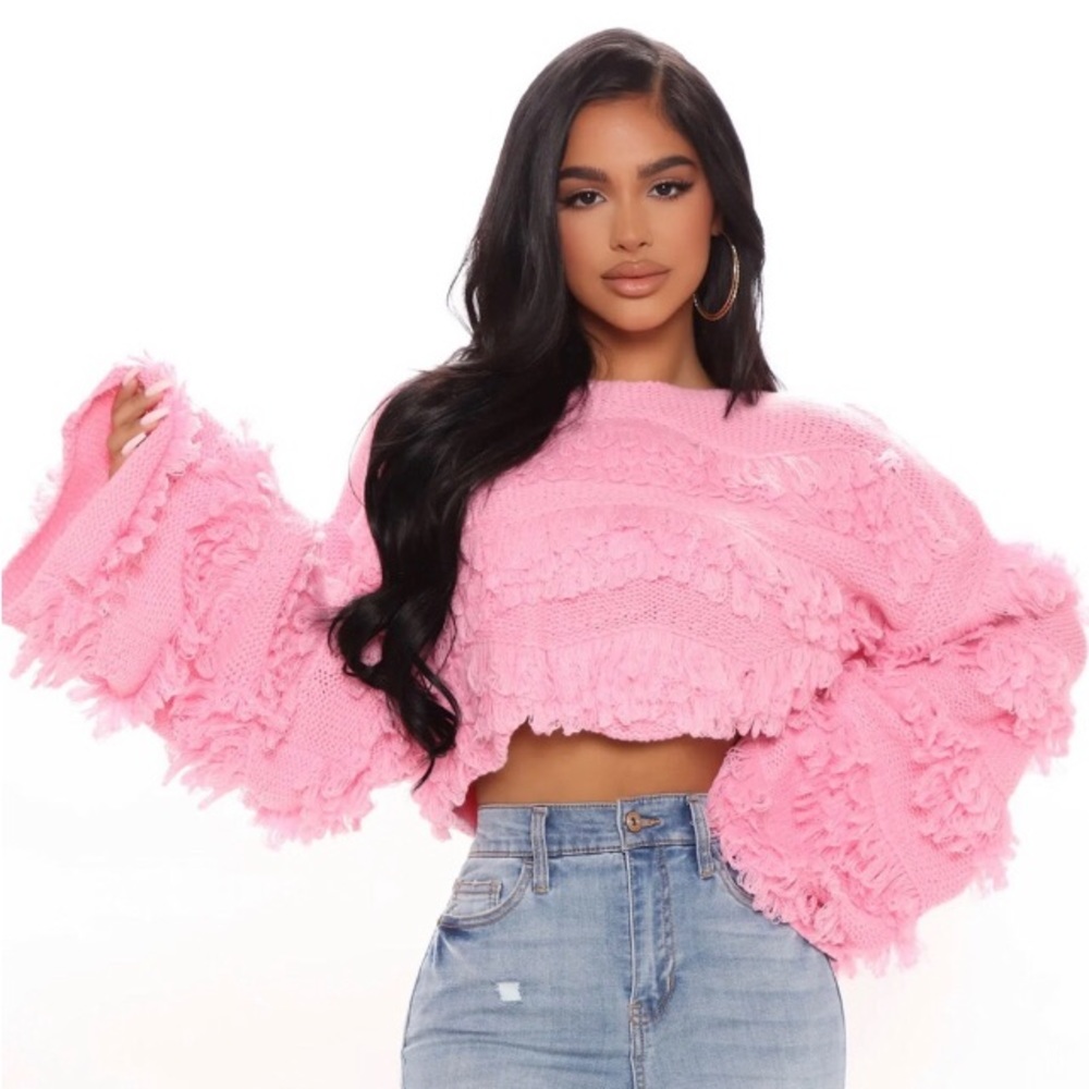 Fashion nova “DANIELLE PINK FRINGE CROPPED SWEATER “”” size Large